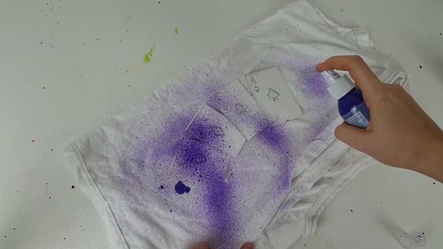 How To Spray Paint Your Clothes (tips ansd tricks of spray paint customization) смотреть онлайн