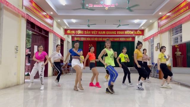 Bachata - Kay one / zumba cover vicky Vương and lena Trần /clb zumba Ngọc lôi / смотреть онлайн