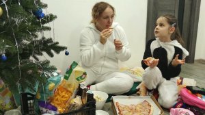 24 ЧАСА Под Ёлкой ЧЕЛЛЕНДЖ. Дед Мороз существует?!