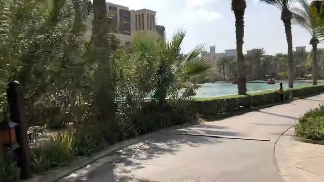 Madinat Jumeirah ( Мадинат Джумейра) обзор территории смотреть онлайн