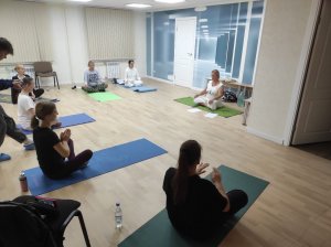 Открытый урок "Йога" и онлайн-тренировка.