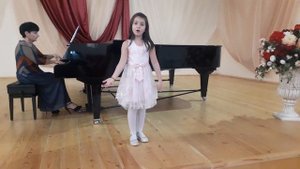 Бузарова Арина 8 лет Французская народная песня "Пастушка "