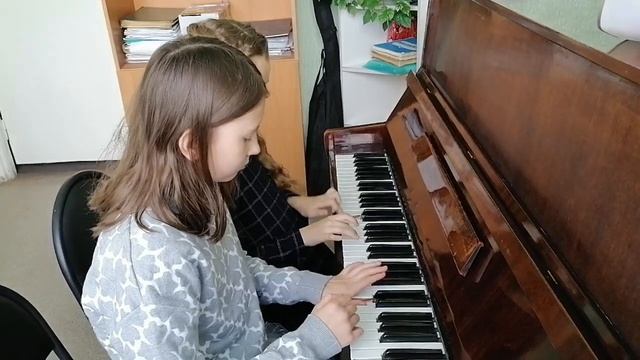 М. Глинка "Полька" Нольфина Мария и Филатова Валерия смотреть онлайн