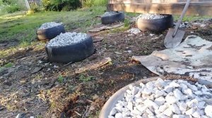 Фундамент из колёс.