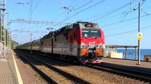 Поезд в сторону Туапсе. Якорная Щель / Train towards Tuapse. Anchor Gap (Black sea, Russia)