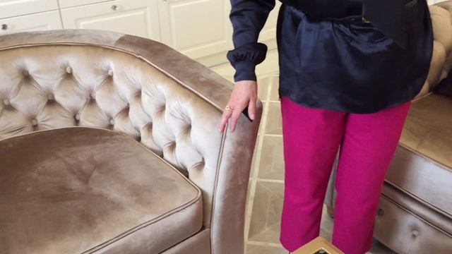 Дизайн интерьера Гостиной-кухни в 3 комнат. квартире 151,39 кв.м. в стиле Неоклассицизм смотреть онлайн