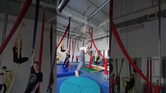 Перехват на воздушном кольце ? Aerial hoop tricks