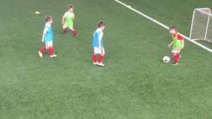 Awesome football soccer skills 6 year old boy Потрясающая техника футбола шестилетнего мальчика