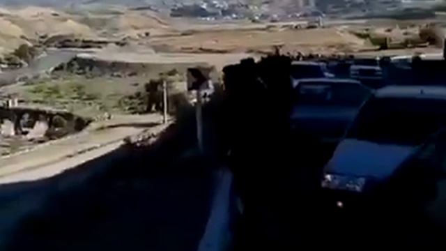 Иранские Азербайджанцы встречают Азербайджанских солдат под лозунгами