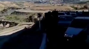 Иранские Азербайджанцы встречают Азербайджанских солдат под лозунгами" Живи Азербайджан"