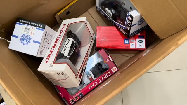 Mobil Mobilan Polisi, Collection Of Police Car Toys, Keranjang Penuh Mobil Polisi смотреть онлайн