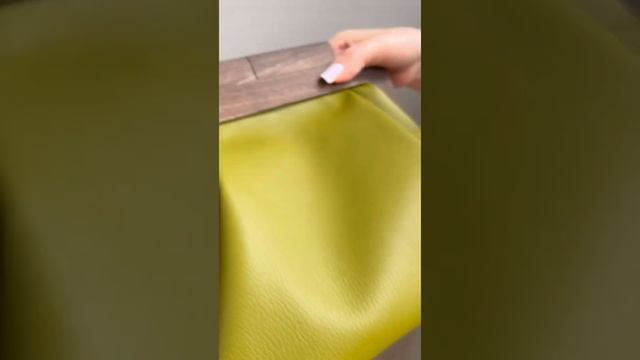 Видеообзор женской сумки саквояж с деревянной ручкой - Unusual смотреть онлайн