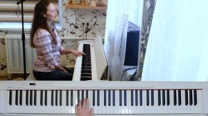 Песня Жили у  бабуси на фортепиано и синтезаторе Уроки музыки с Еленой Кухаренко