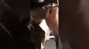 Снимаю топливный бак с Ленд Ровер Дискавери.