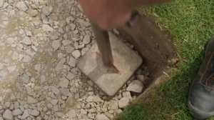 Парковочная решётка на газоне