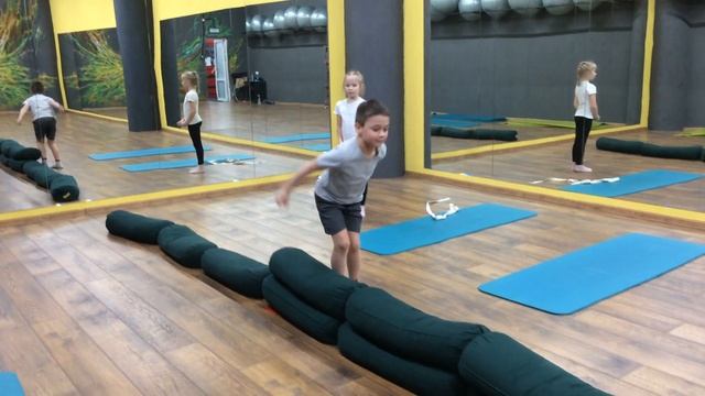 Прыжки Дети 5-7 лет. Гимнастика смотреть онлайн