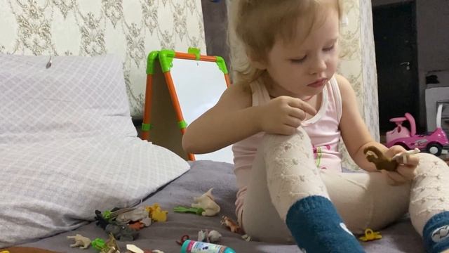 Устраиваемся в детский сад и отучаем от подгузников. Фаина начинает разговаривать.