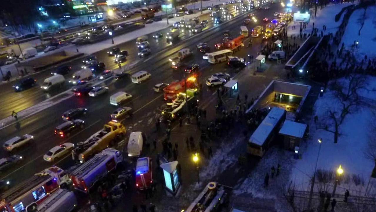 Последние данные с запада Москвы, где пассажирский автобус въехал в подземный переход