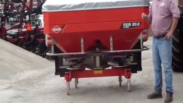 #KUHN 20.2 EMC fertilizer spreader смотреть онлайн