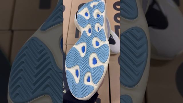 Кроссовки Adidas Yeezy Boost 700 v3 Azael