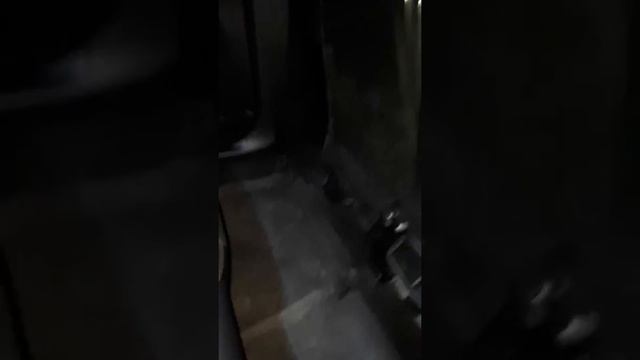 Toyota Camry 55 (2018 год) - снятие блока управления в подлокотнике заднего дивана смотреть онлайн