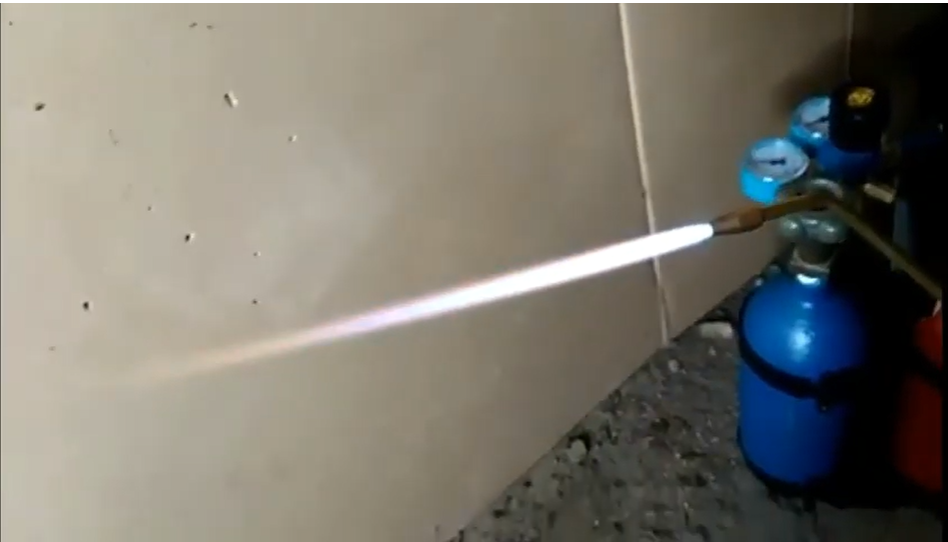 Переливаем пропан из большого в малый балон _ Проверяем горелку Донмет 284 смотреть онлайн