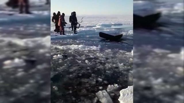 Спасение рыбаков на Сахалине  Рыбаков оторвало на льдине в открытом море