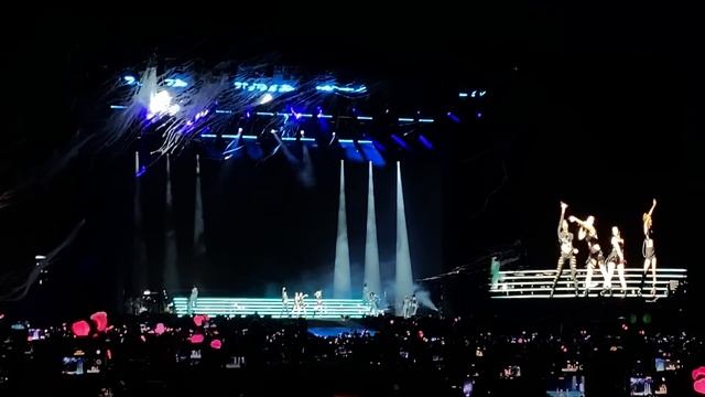 Shut down - Blackpink live Hyde park 2023 смотреть онлайн