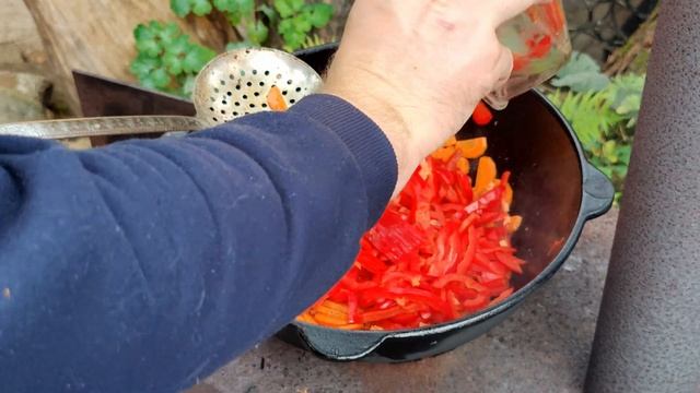 Картошка с мясом в казане на костре - ХОРЦИАНИ смотреть онлайн