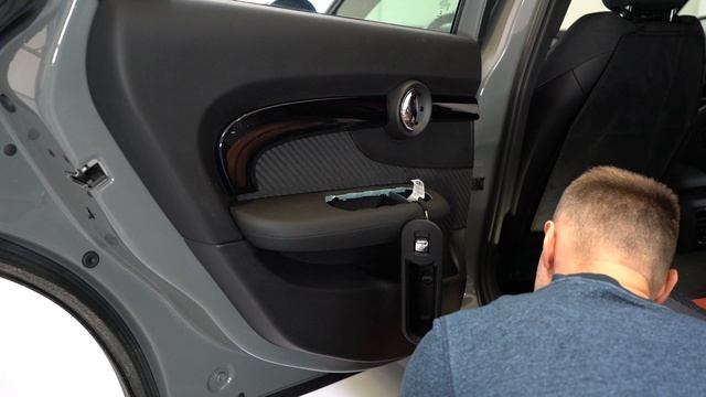 Mini Cooper Clubman Door panel removal смотреть онлайн