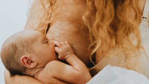 КРИЗИС ПЕРВОГО МЕСЯЦА | Как помочь малышу пережить скачок роста в 5 недель | Скачок роста у младенц