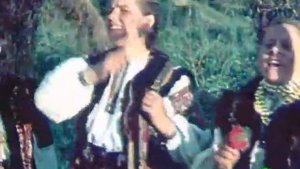 Волинський народний хор - Їхали козаченьки степом, долиною