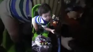 Малыш 1,5 года ругается матом.
