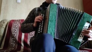 Простая мелодия на гармони.