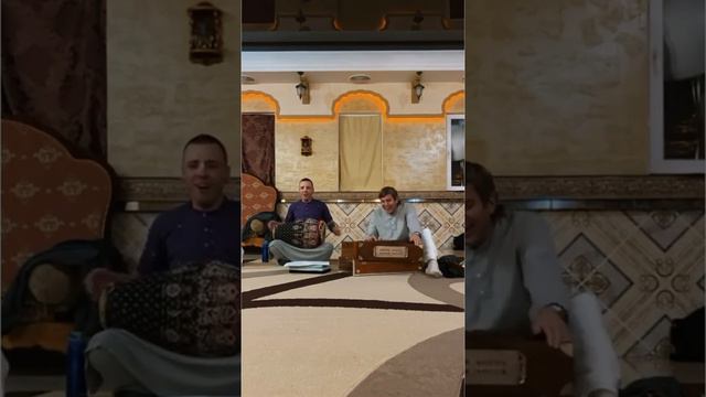 ЕМ Шиштакрит прабху || Киртан в одесском храме смотреть онлайн