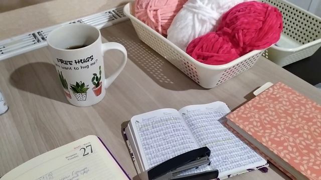 Одни страшилки. Готовые игрушки, провальное совместное вязание. На канале 1000 подписчиков. смотреть онлайн