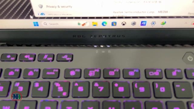 ASUS ROG Zephyrus G14-R9-16GB D5-1TB G40RTX4060-14"165QHD смотреть онлайн