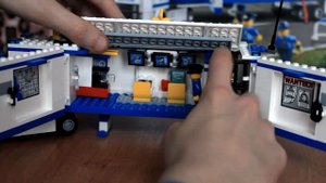 Обзор конструктора LEGO City 60044 Mobile Police Unit  (Выездной отряд полиции)