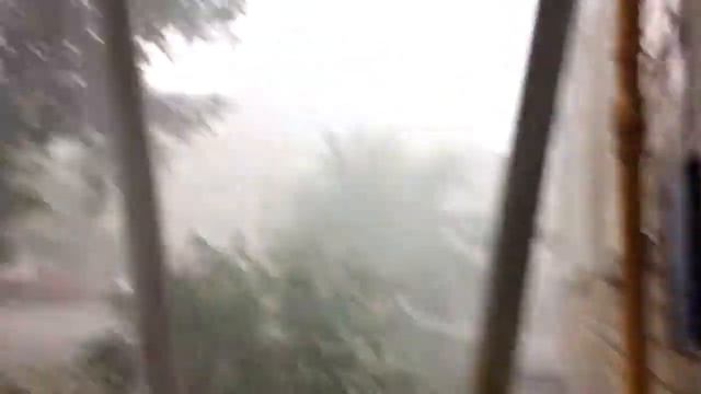 Вот,что называется"льёт как из ведра"!!!! смотреть онлайн