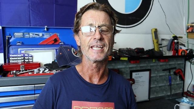 BMW E46 MAINTENANCE // THE COST OF PREVENTING COOLANT LEAKS смотреть онлайн