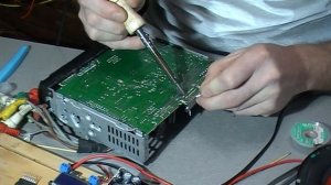 Ремонт магнитолы с LADA Largus/Замена усилителя TDA 7388.