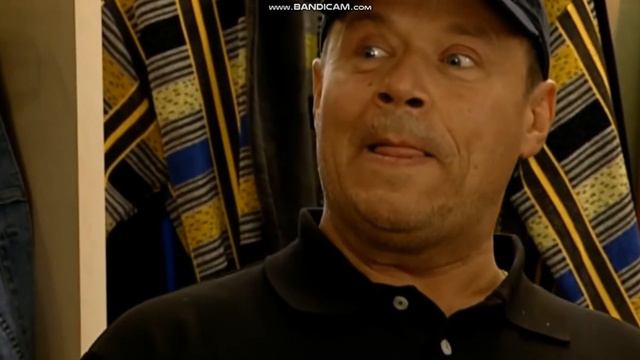Шматко нашёл кошелёк с долларами. Сериал Солдаты.