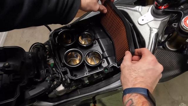 2016 RF Airbox Conversion for 09-15 Aprilia RSV4 R смотреть онлайн