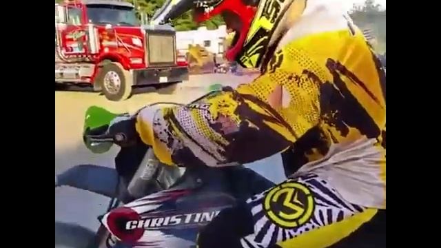 Жгёт разом две резины на кроссаче смотреть онлайн