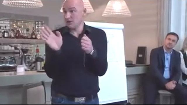 Как образование подавляет лидерство Радислав Гандапас смотреть онлайн