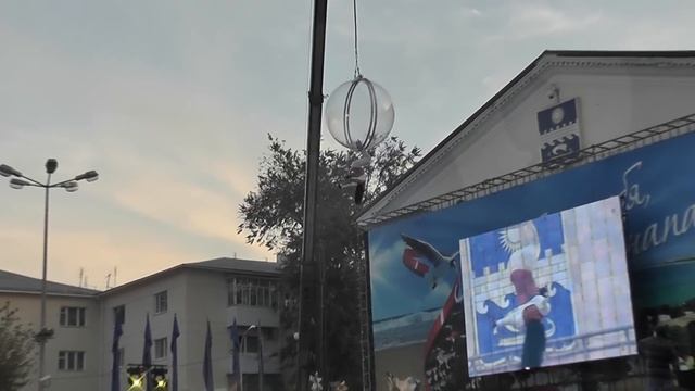 Девушка на шаре. Цирк. Анастасия Василенко (Global Circus). Цирковой воздушный акробатический номер