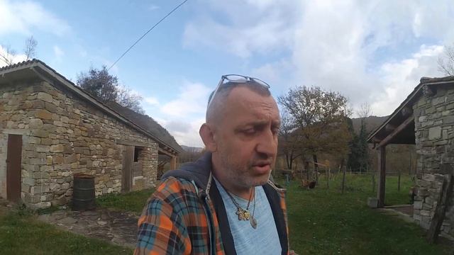 КАК ПЁС ДВОРНЯГА ИЗ УКРАИНЫ ПЕРЕСЕЛИЛСЯ НА РАНЧО В ИТАЛИЮ смотреть онлайн