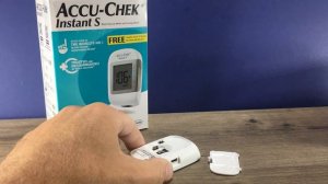 ACCU CHEK Instant S Battery Change | Battery charging is not an option