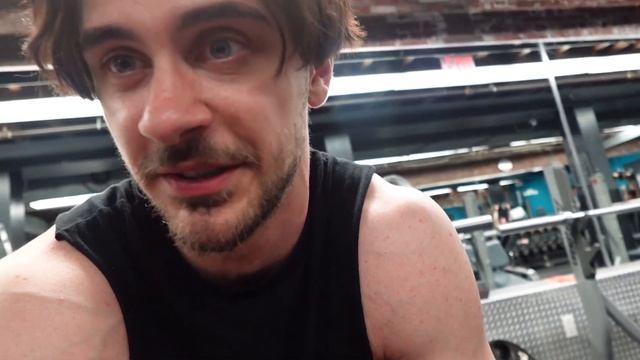 РАБОТА ИММИГРАНТА В АМЕРИКЕ / 20 ЧАСОВ ВЫЖИВАНИЕ / ТРЕНИРОВКА В ЗАЛЕ смотреть онлайн