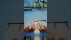 Фронтальный погрузчик. Чистка  территории. Москва. Хендай SL735.